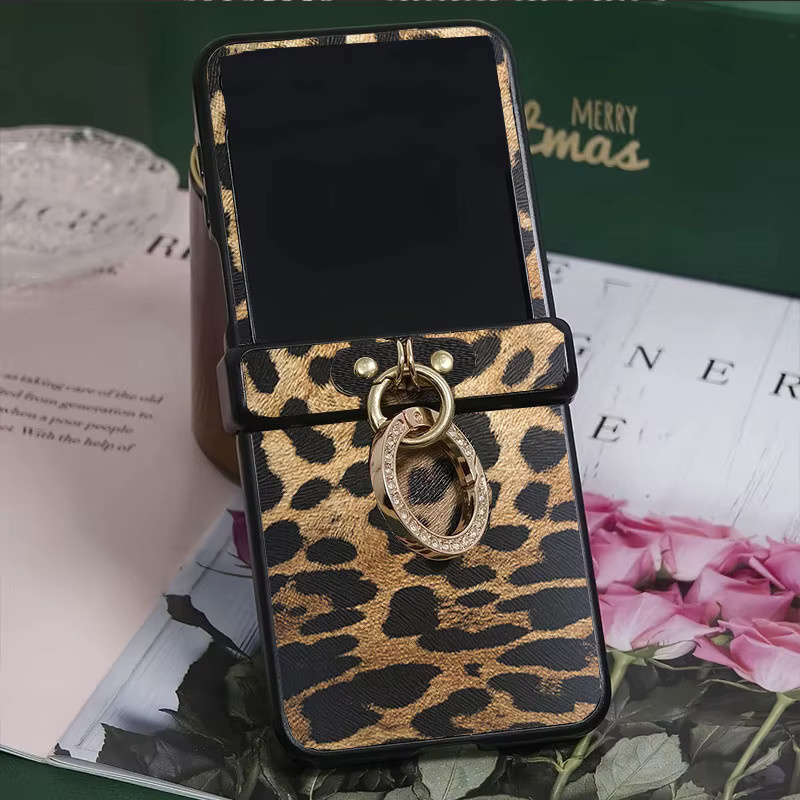 Motorola Handyhülle mit rosa Leopardenmuster aus Leder und rautenförmiger Fingerring-Schnalle für Moto Razr 50 und Moto Razr 60 Ultra - Bild 2