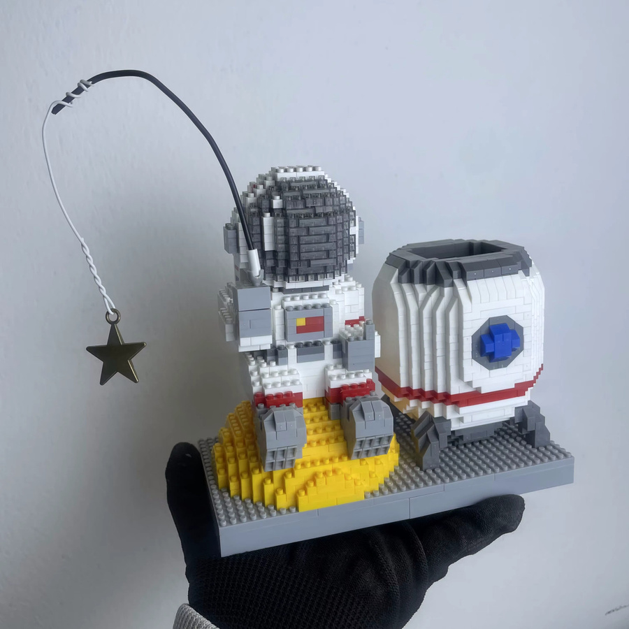 Knew Built Luminous Astronaut Moon Micro Brick Bausteine Set, Weltraum - Bild 3