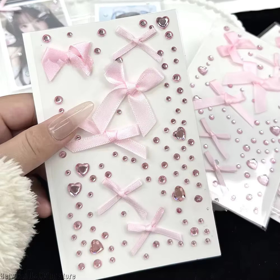 2 Stück 3D Kristall Aufkleber mit rosa Spitze und Schleife in Pink und Grau für DIY Kpop Toploader und glitzernde Deko-Geschenke - Bild 4
