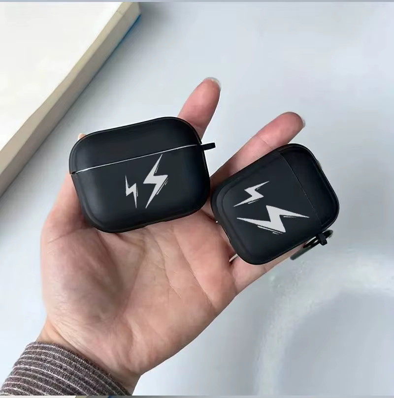 Schutzhülle im Blitz-Design für Apple AirPods 1 2 3 4 und Pro 2 Generation, Farbe: Schwarz - Bild 2