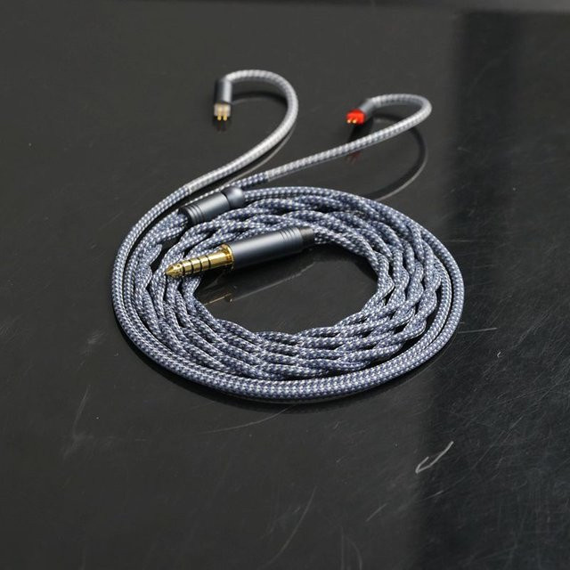XINHS 2-adriges 7N Einkristall-Kupfer Versilbertes Baumwollgarn HIFI Kopfhörer Upgrade-Kabel - Bild 1