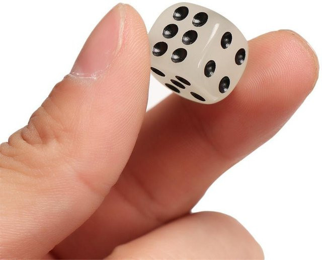 Stonego Nachtleuchtende Würfel, Leuchtende Spielwürfel, 1-teiliges Set, beige - Bild 1
