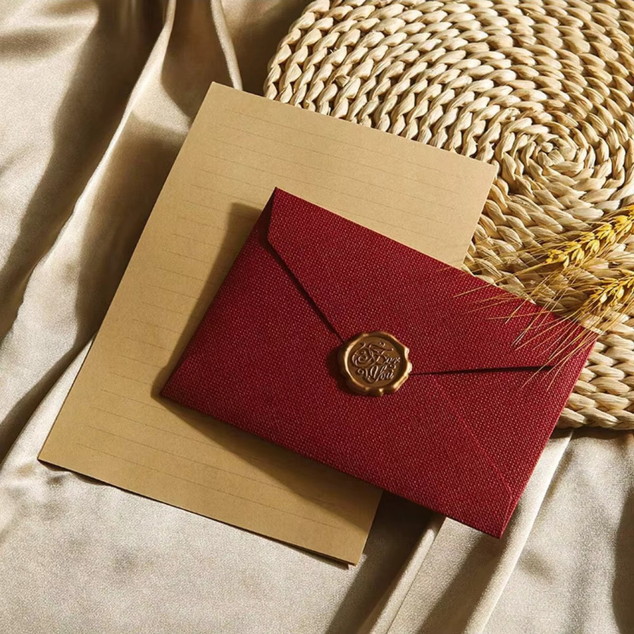 Set aus Grußkarten, Umschlägen und goldenen Aufklebern aus Papier für Hochzeiten, Geburtstage und Partys in Gold, Grau und Rot - Bild 2