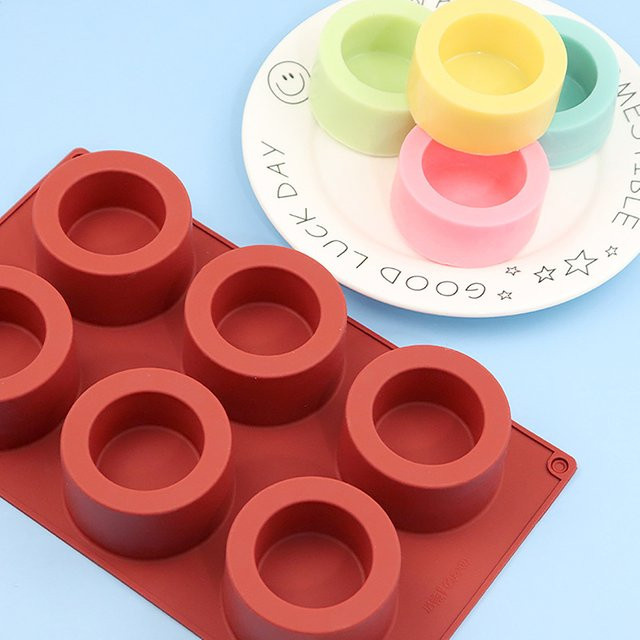 Hoeaden Silikon Backform mit 6 runden Löchern für Mousse und Kuchen in Rot - Bild 1