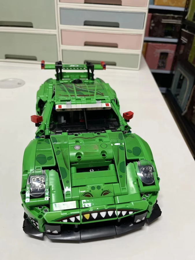 MOC Grünes Dinosaurier-Auto-Modell aus Kunststoff für die Tischdekoration - Bild 4
