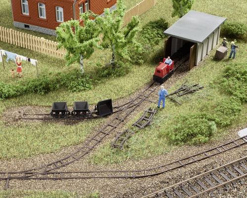 Auhagen Feldbahnsetattrappe mit Lokschuppen im Maßstab TT - Bild 1