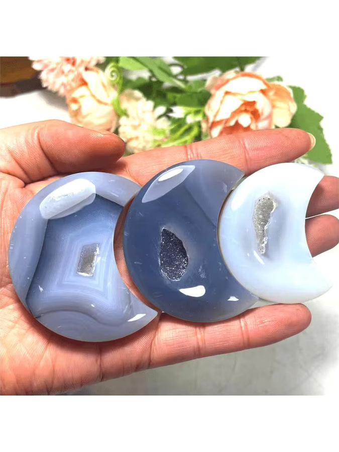 CrystalHola Blaue Achat-Geode in Mondform als Kristall-Schnitzerei zur Dekoration - Bild 4