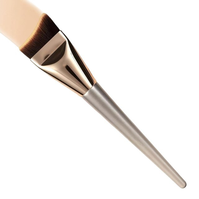 Abgewinkelter Foundation-Pinsel mit Flachkopf für Flüssig-Make-up - Bild 1