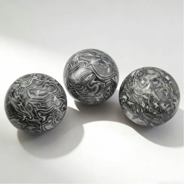 CrystalHola Schwarze Crazy-Achat-Kugel aus Stein, poliert, Durchmesser: 6 cm - Bild 1