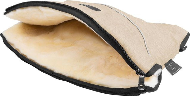 Christ Moffy Lammfellhandwärmer für Kinderwagen in Beige mit reflektierenden Elementen und Oeko-Tex Standard 100 - Bild 3