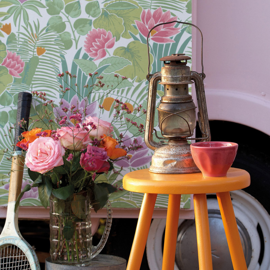 Little Greene Tapete Reverie Jardin Floral Botanical in Grün, Lila und Multicolour im Retro-Stil - Bild 1