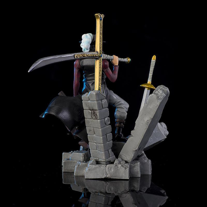 Yiran toy 1 One Piece Dracule Mihawk Actionfigur PVC-Modell 14 cm - Bild 3
