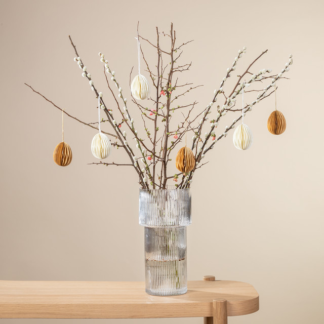 BLUME2000 DIY Natural Easter Tischdekoration in Multicolor mit Weidenkätzchen, Quittenzweigen und Glas - Bild 1