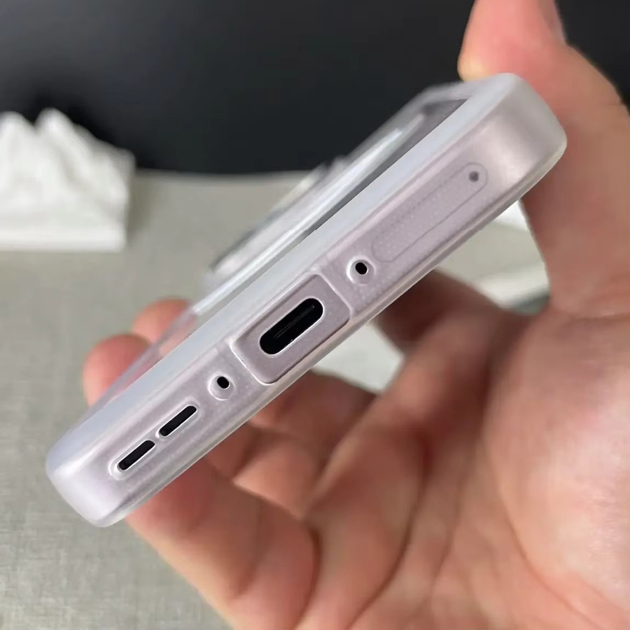 Stoßfeste Silikon Schutzhülle mit Magnetfunktion für OnePlus 15 13 13R 13T 12 12T 11 11T inklusive Kameraschutz in Schwarz oder Transparent - Bild 1