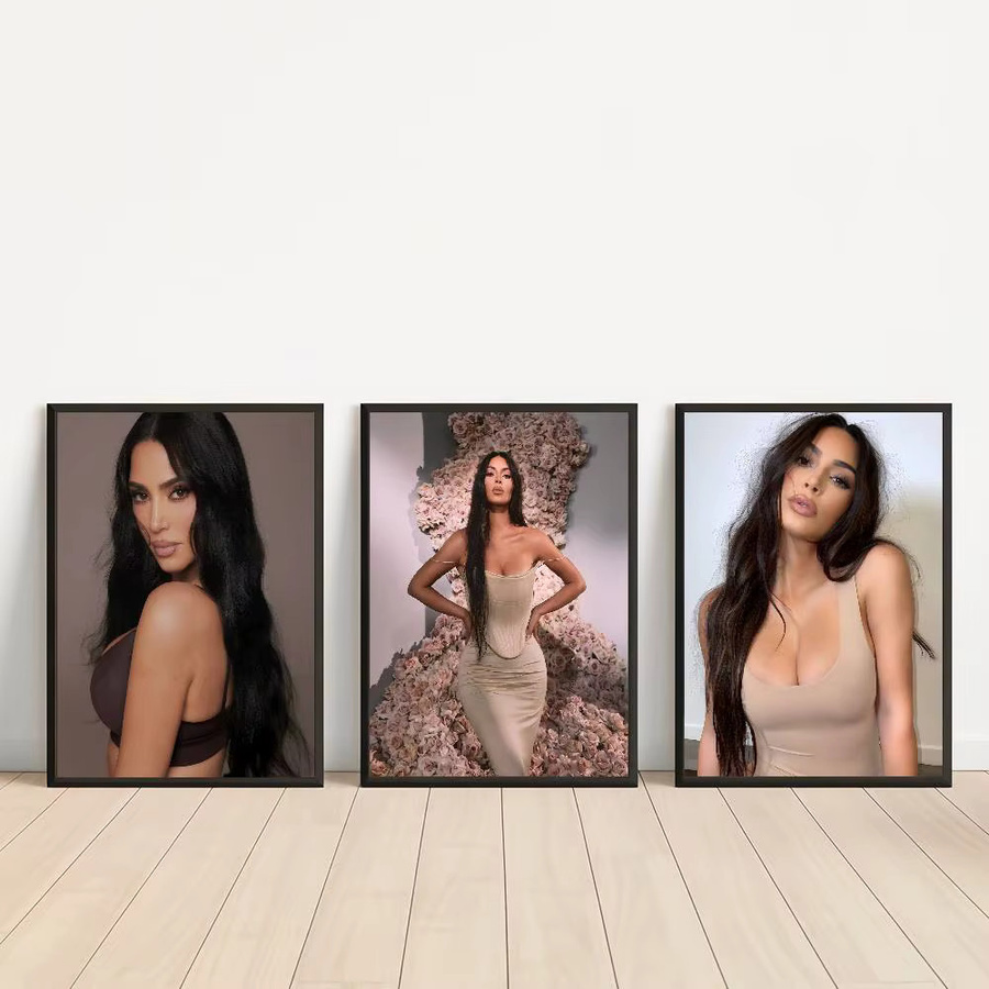 Retro Kim Kardashian Film-Poster als Aufkleber aus Kraftpapier in Braun und Multicolour, Rechteckig, Breite: 15,0 cm, Höhe: 10,0 cm - Bild 2