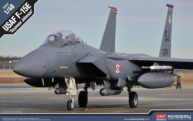 Academy F-15E Strike Eagle, Fahrzeug, 1:48 - Bild 1