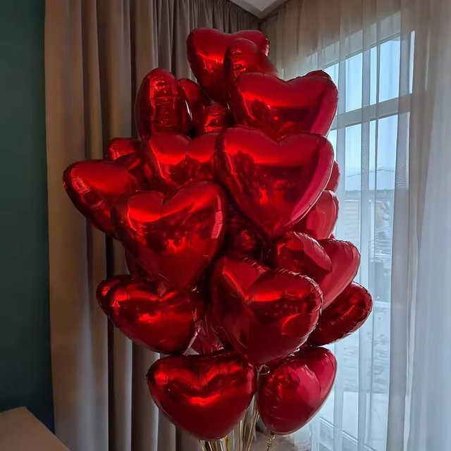 10 Stück rote herzförmige Folienballons von LQVYI für Valentinstag, Hochzeit oder Verlobung, Durchmesser: 45,72 cm - Bild 1