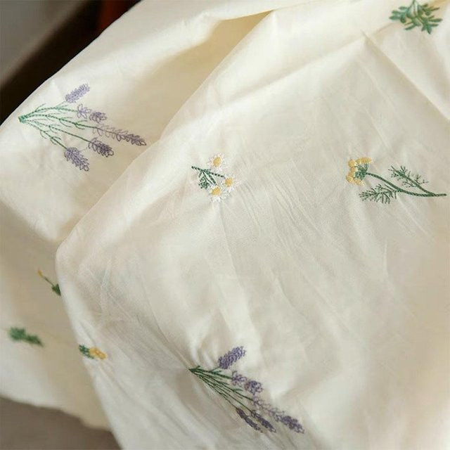 Bestickte Baumwoll-Tischdecke von WW Clothing mit floraler Stickerei in Lavendel, Rechteckig, B/T: 60 x 60 cm - Bild 1