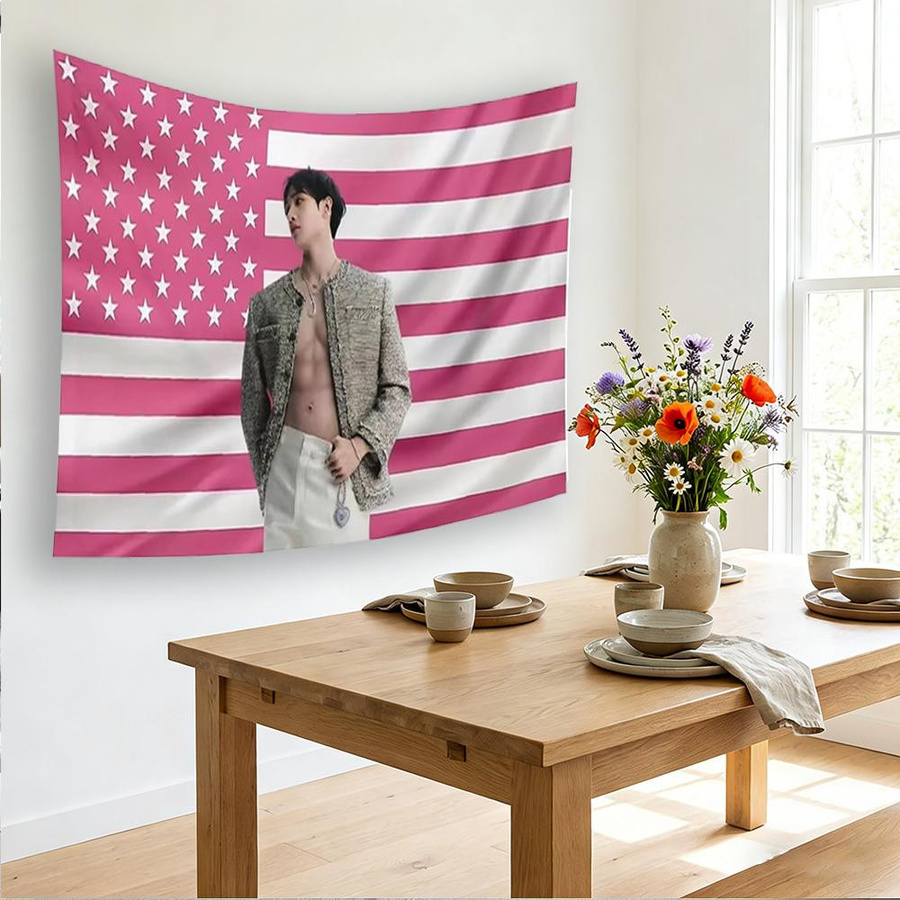 Sika Tapestry Bang Chan Kpop Wandteppich mit Amerikanischer Flagge in Rosa, B: 74 cm, H: 94 cm - Bild 2