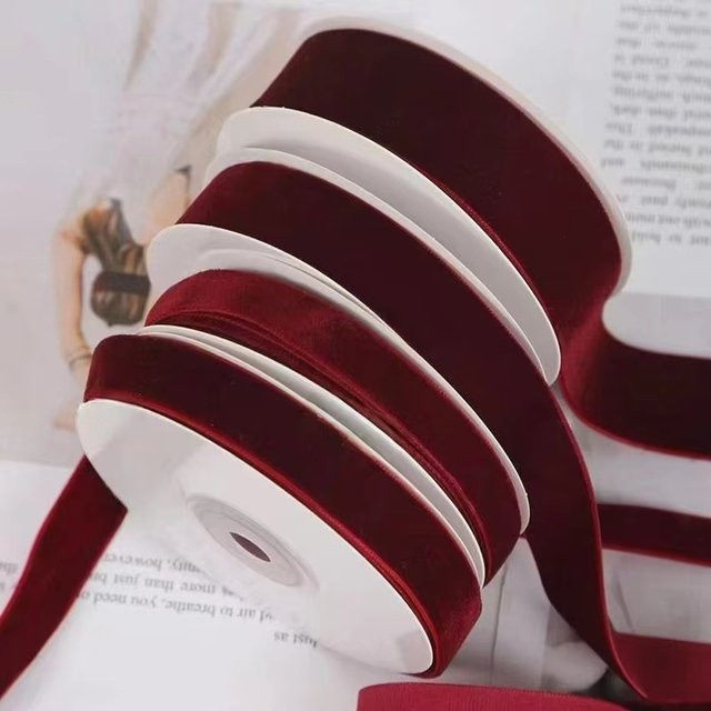 Rote Samtband Rolle für DIY Geschenkverpackungen und Blumensträuße, 5 Yards Velourbänder - Bild 1
