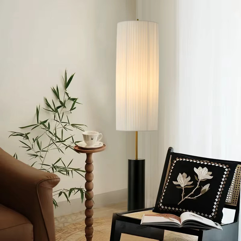 HomeLover Dorica Stehlampe im Japanischen Wabi Sabi Zen Stil mit Stoffschirm und Holzmaserung in Weiß und Schwarz - Bild 3