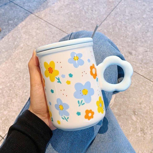 Yiran toy 1 Keramiktasse mit Blumenmuster, Deckel und Löffel, Weiß, 301-400ml - Bild 1