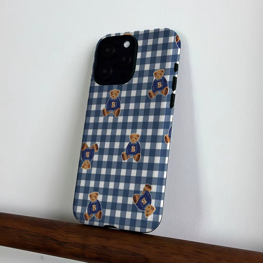 CaseLumi Matte Bumper MagSafe Hülle für iPhone 17 16 15 14 13 Pro Max mit Karomuster und Teddy-Charm in Blau - Bild 3