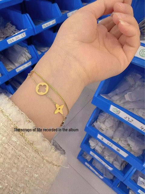 StrideBox Armband, Titanstahl, 18 Karat Goldbeschichtung, Kleeblatt, Damen - Bild 1