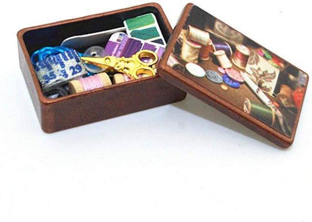 Fashnics Miniatur Nähkasten Spielzeugmodell, 1:12, Metall, ab 14 Jahren - Bild 1