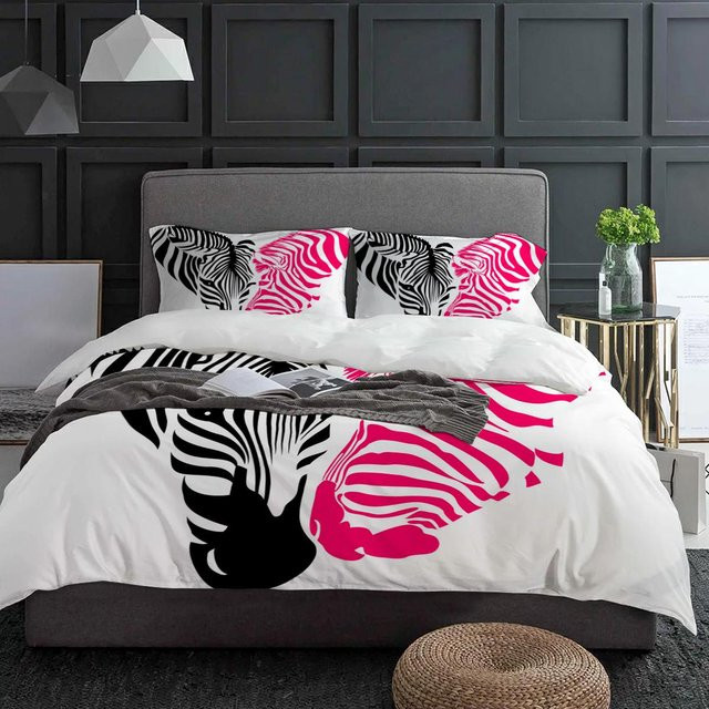 3-teiliges Bettwäsche Set Your Warm Home mit Zebra-Streifen und Herzmuster in Schwarz-Weiß, bestehend aus Bettbezug und Kissenbezügen aus Mikrofaser, B/H: 140 x 210 cm - Bild 1