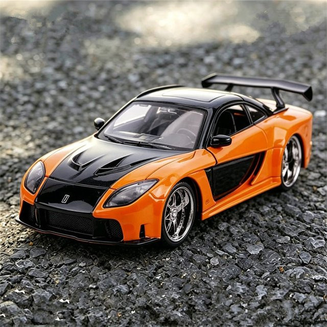 MAKEDA Mazda RX7 RX-7 FD3S Sportwagen-Modell, 1:24, Metall, mit Licht und Sound - Bild 1