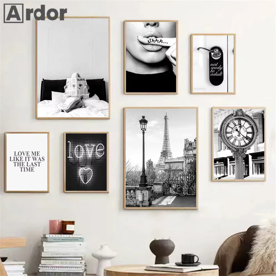 ARDOR Leinwandbild Paris Stadt Liebe Kuss Mädchen in Schwarz Weiß im Nordic Stil - Bild 4