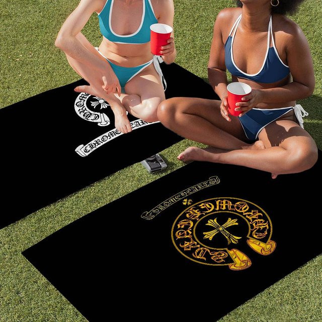 Potdemiel Mikrofaser-Strandtuch C-Chrome H-Hearts in Schwarz, saugfähig und schnell trocknend für Yoga, Schwimmen und Sport - Bild 1