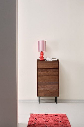 Jotex Kommode ÖRGRYTE in Braun mit modernem Design aus Holz und Metall - Bild 1