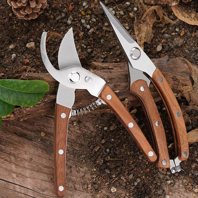 Dobeli Gartenschere aus Kohlenstoffstahl und Holz in Braun mit gebogener Klinge und rutschfestem Griff - Bild 3