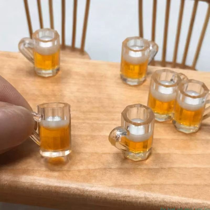 10 Stück Mini-Bierbecher von OOTDTY in Gelb aus Kunstharz als Dekoration für Garten und Haus oder als Geschenk für Kinder - Bild 2