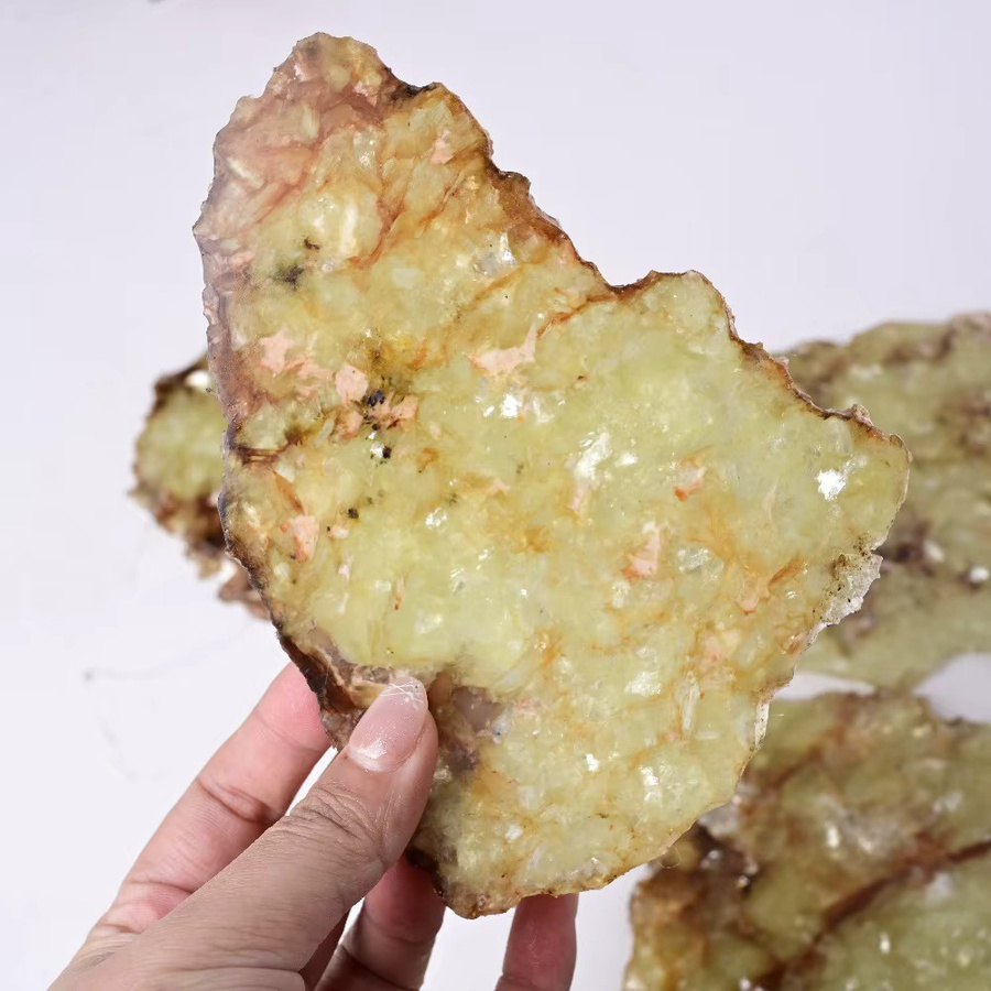 CrystalHola Goldene Lepidolith-Kristallscheibe als runde Mineralprobe in Gold - Bild 3