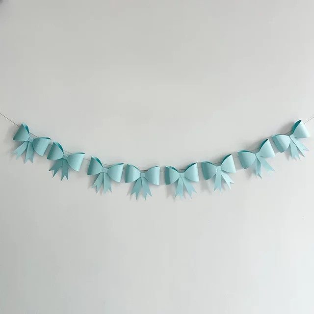 Dekorative Kindergeburtstags-Girlande aus Papier in Macaron-Farben mit Blumen-Motiv in Blau und Lila - Bild 1