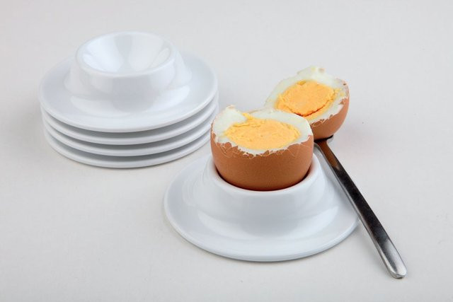 APS Eierbecher 4er Set weiß rund stapelbar Durchmesser: 8,5 cm, Höhe: 4,5 cm - Bild 1