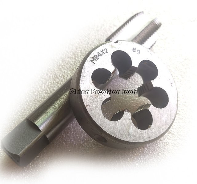 XQuest Gewindebohrer und Matrizensatz aus Metall in Silber mit metrischen Gewinden M24, M24x2, M24x1,5 und M24x1 für feine Schraubgewinde - Bild 1