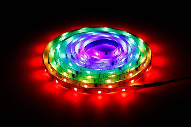 Eglo LED Stripe RGBIC Wandleuchte, Multicolor und Weiß, 3 m Länge, 12 W, inklusive Fernbedienung und Controller - Bild 1