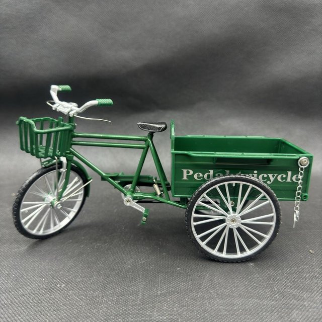 Linyi toy car Legierungs-Dreirad-Modellspielzeug, Metall-Druckguss, ab 14 Jahre - Bild 1