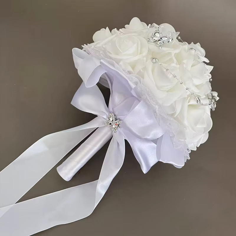 TRUE LOVE GIFT Künstlicher Rosenstrauß aus Seidensatin in Weiß für Hochzeiten und Dekoration - Bild 3
