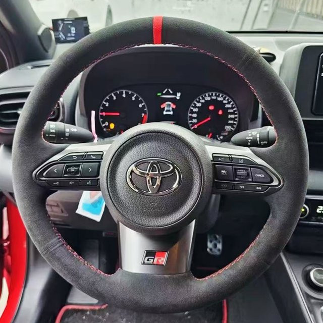GKMHiR Lenkrad Abdeckung aus Wildleder und Leder in Schwarz für Toyota Yaris GR 2020 2021 2022 - Bild 1