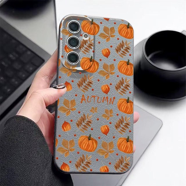 Samsung Handyhülle mit Herbst Kürbisdruck in Grau für Galaxy S25 Ultra S24 S23 S22 FE A56 A55 A54 A36 A15 A16 aus Silikon mit Ledertextur - Bild 1