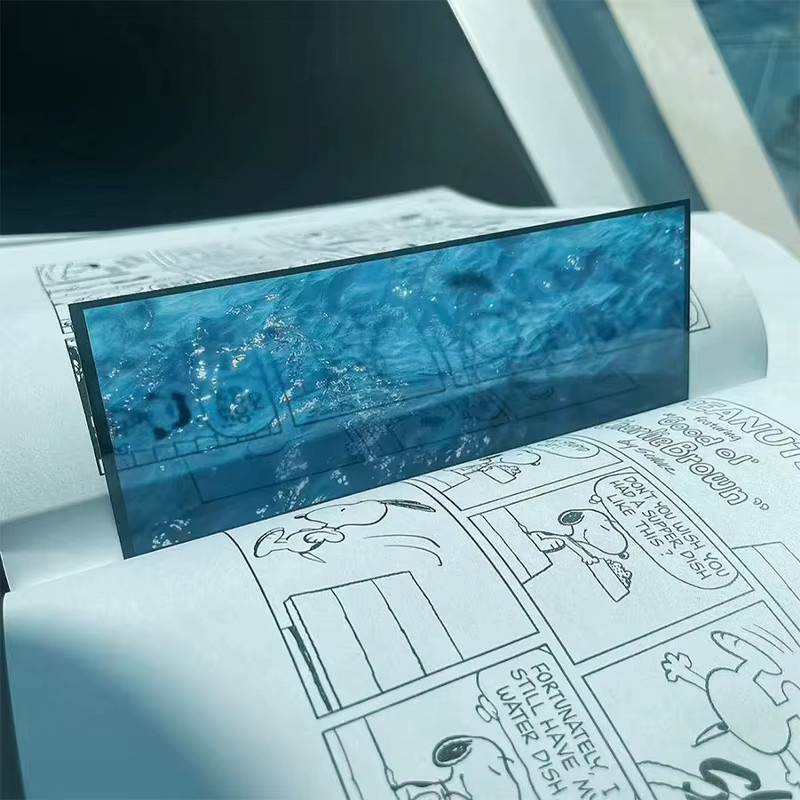 Transparentes Acryl-Lesezeichen im Meeres-Design in Blau - Bild 2