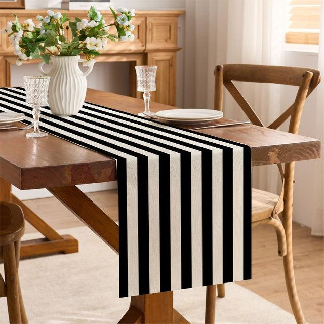 Tischläufer Cozy Haven in Weiß mit Streifenmuster und Leinen-Optik, B/H: 33 x 120 cm - Bild 1