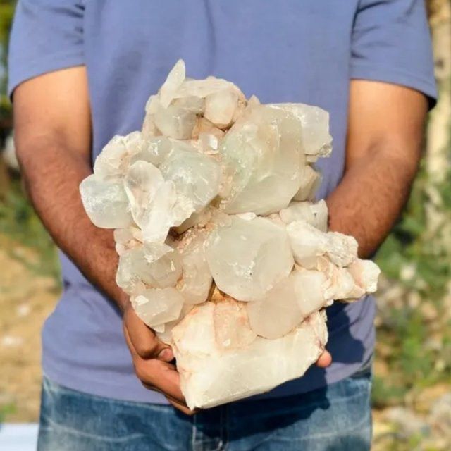 CrystalHola Kristallcluster mit funkelnden Einschlüssen für deine Dekoration - Bild 1