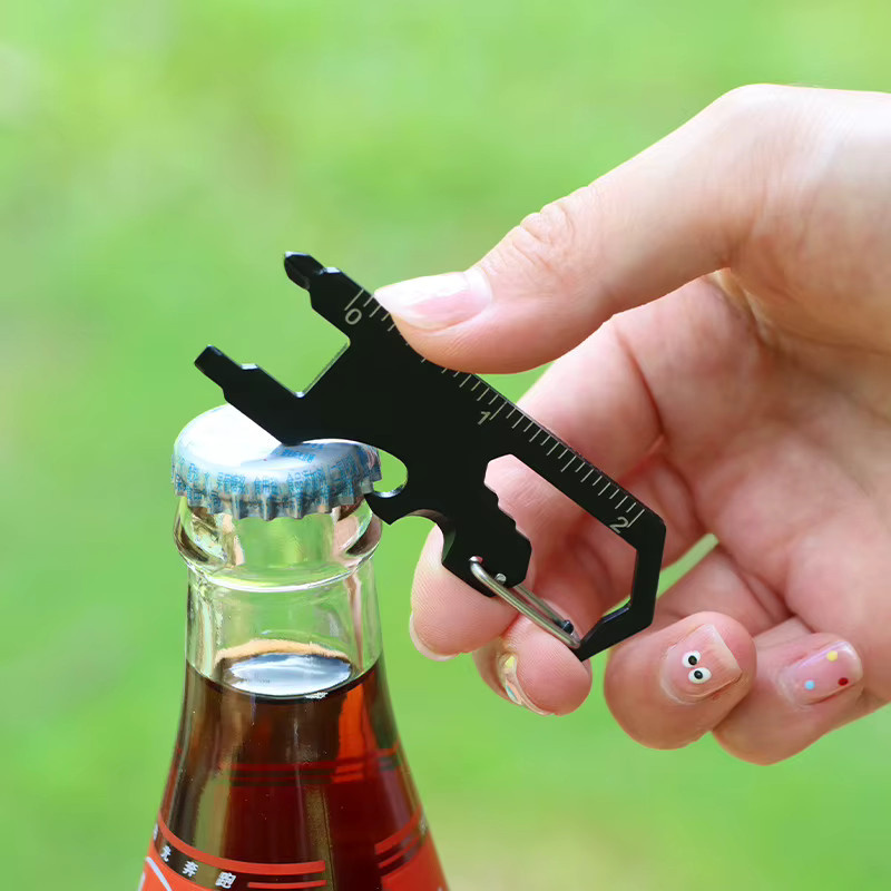 Multifunktionaler Werkzeug-Schlüsselanhänger von AXE SHAN in Schwarz mit Flaschenöffner, Lineal, Schraubendreher und Schraubenschlüssel für Camping, Wandern und Outdoor-Aktivitäten - Bild 3