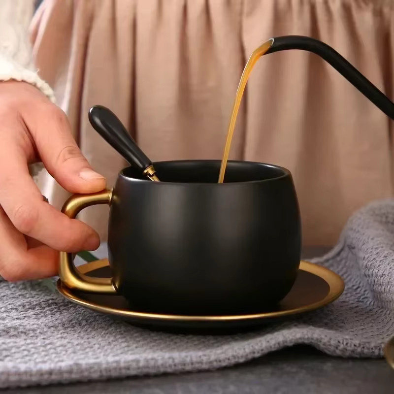 Luxus Keramik Kaffeetasse Set in Schwarz und Gold mit Marmor-Design, inklusive Teller und Löffel, 280 ml - Bild 3